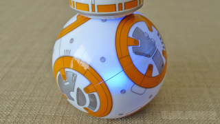 Illustration for article titled Sphero BB-8, análisis: el juguete de Star Wars más genial de la historia